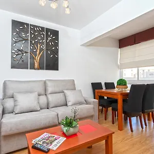 https://livemlaga-pintor-sea-view-beach.es-andalucia.com